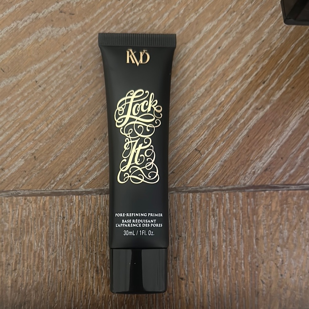 Kat Von D Lock-It Pore-Refining Primer - Black and Gold